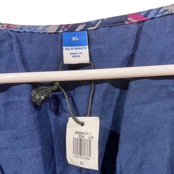 Old Navy Multicolor Aztec Print Blouse Waist Defined With Dolman Sleeve Size XL - Picture 10 of 11